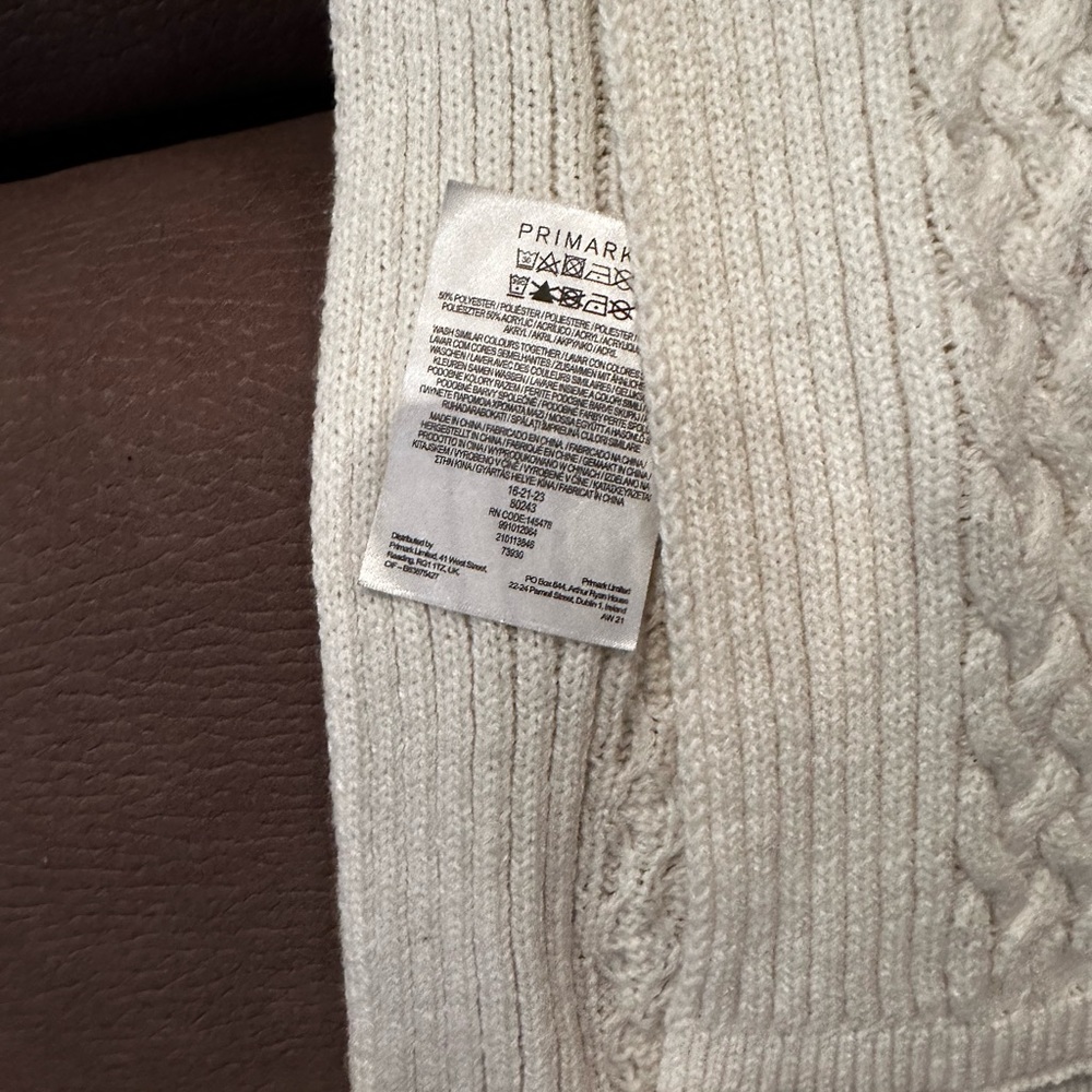 Primark scarf - Picture 3 of 3